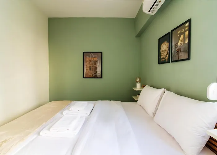 Stunning 2-Bedrooms Apartment In The Heart Of Athens