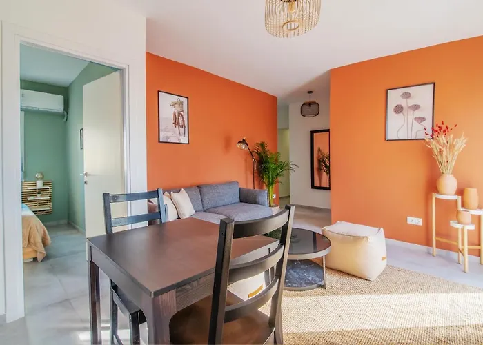 Stunning 2-Bedrooms Apartment In The Heart Of Athens